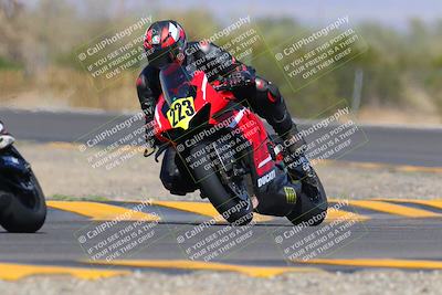 media/Oct-03-2022-Moto Forza (Mon) [[5f077a3730]]/Advanced Group/Session 3 (Turn 3)/